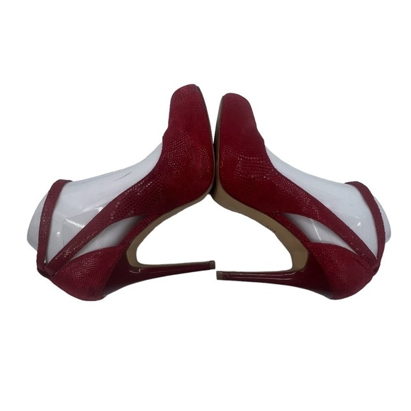 INC International Concepts Red Lucey Embossed Platform Pumps Size 8 Women's - Picture 6 of 11